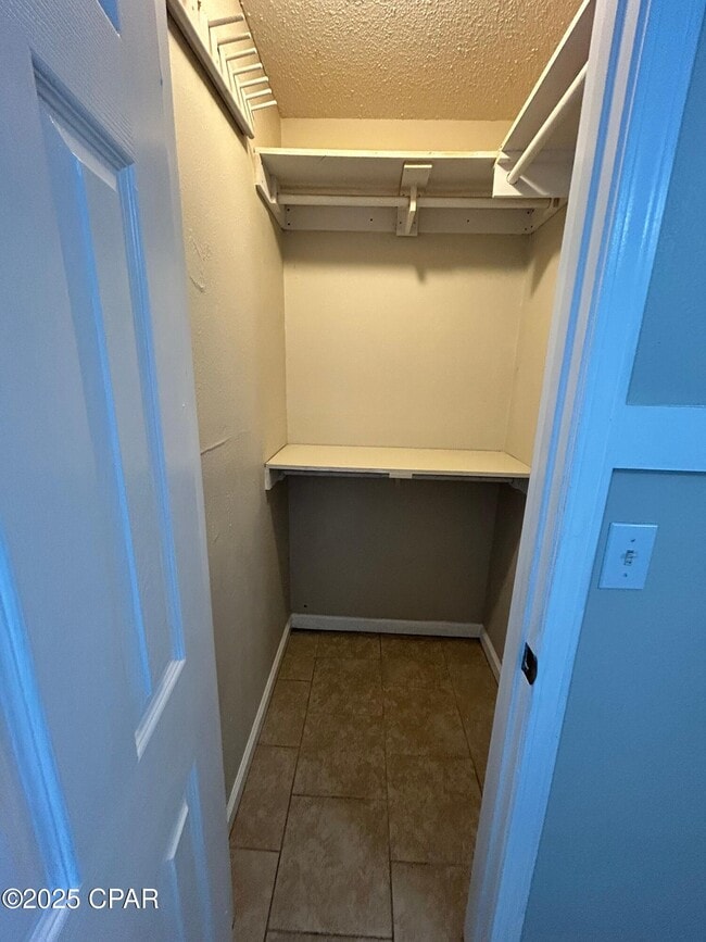 Building Photo - 3914 E 11th St