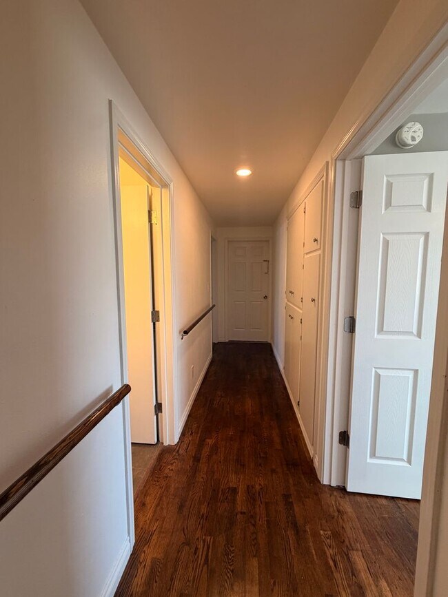 Building Photo - 4-Bedroom 4-Bathroom home with attached Studio apartment