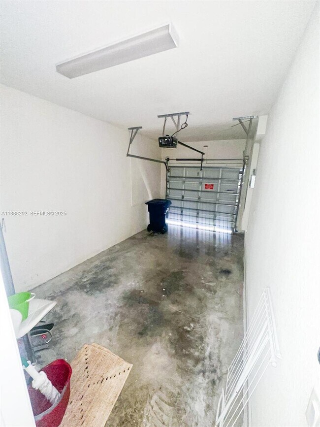 Building Photo - 11958 SW 151 Ave