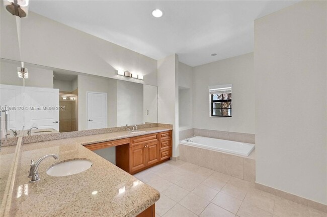 Building Photo - 4425 Hidden Harbour Terrace