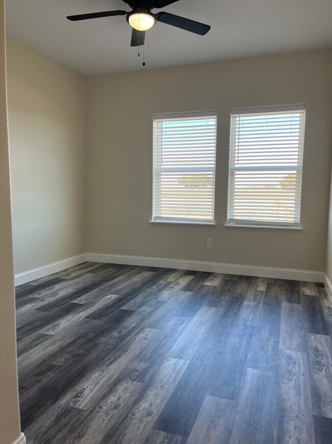 Building Photo - 4/2/2 Gated Community + OFFICE space + No Water Bill + Peaster ISD