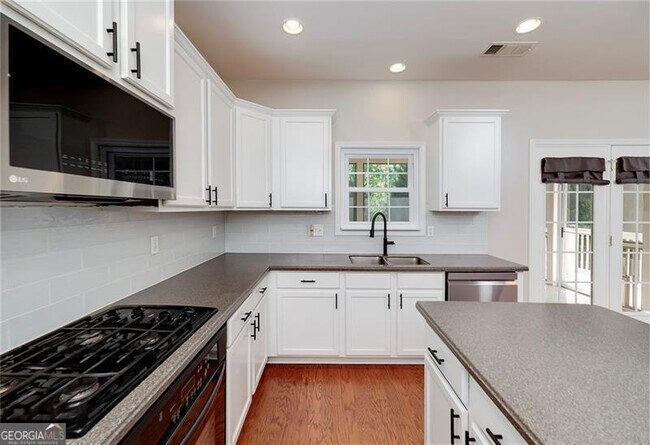 Building Photo - 1120 Bagwell Dr NW