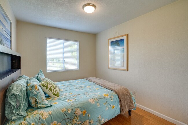 Building Photo - 420 Phoenix Cir