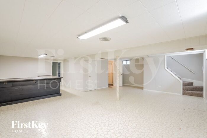 Building Photo - 340 E Myrick Ave