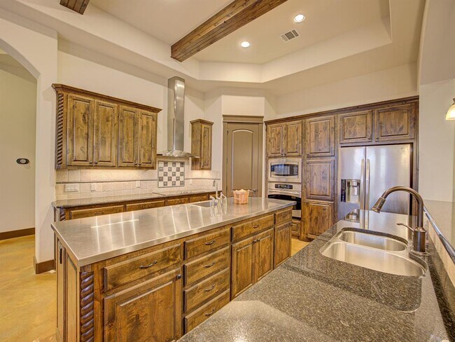 Building Photo - 1310 Minnie Dr