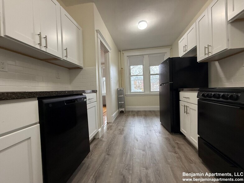 Building Photo - 11 Vinal St