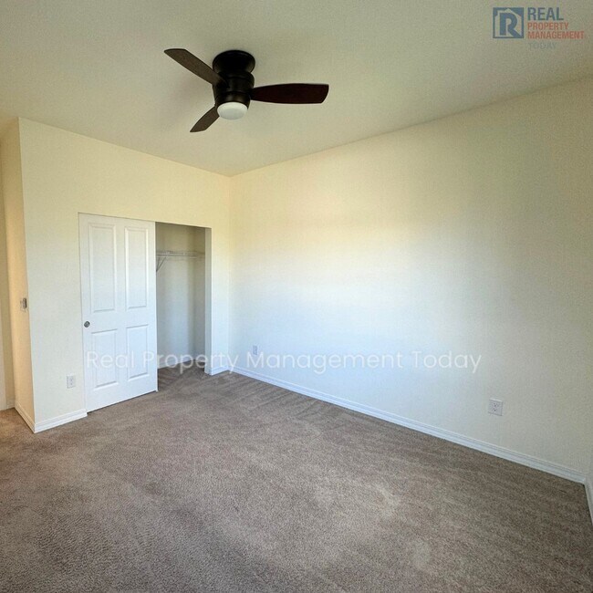 Building Photo - Beautiful 2 Bed Rambler! 55+ Community!