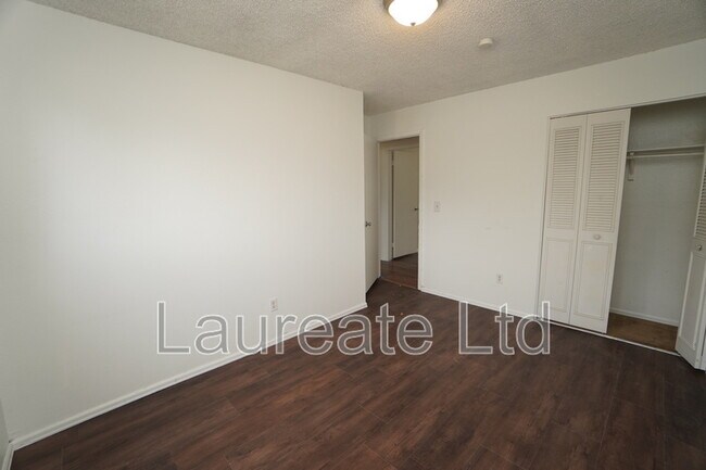 Building Photo - 11536 E Center Dr