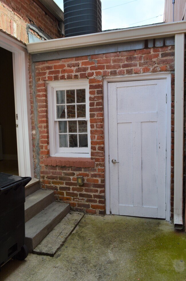 Patio - 626 St Ferdinand St
