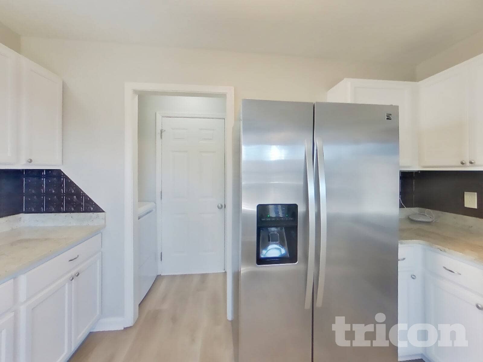 Building Photo - 362 Park Ct N