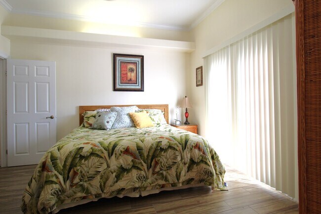 Building Photo - 107 E Swordfish St