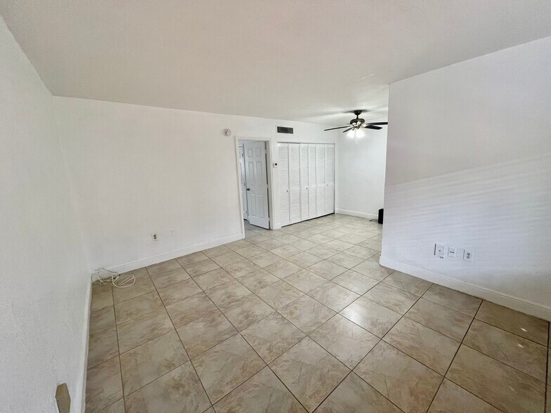Building Photo - 3800 SW 102nd Ave