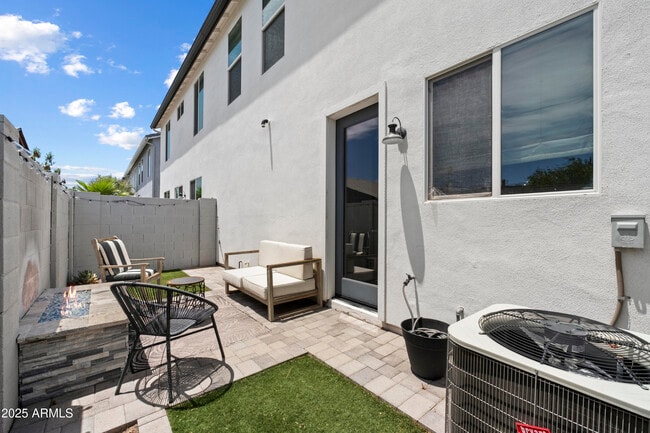 Building Photo - 3030 N 38th St