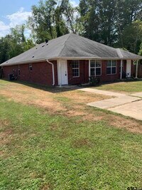 Building Photo - 113 Elm Creek Dr