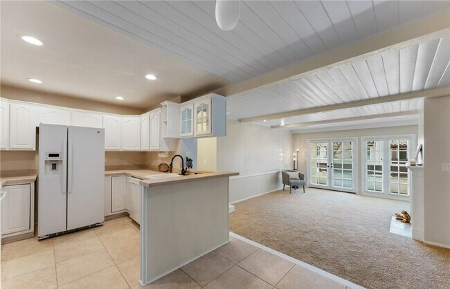 Building Photo - 21372 Brookhurst St