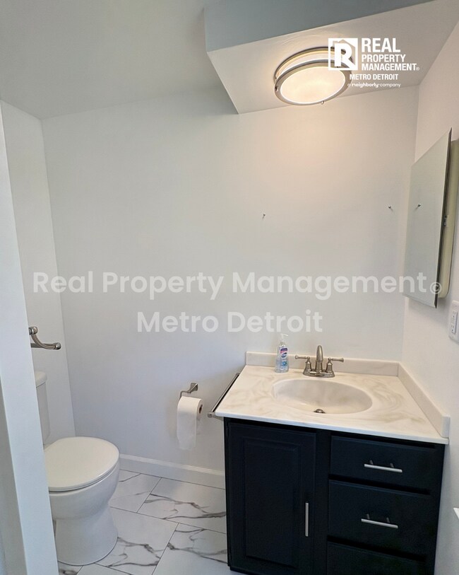 Building Photo - 3028 Caswell Dr
