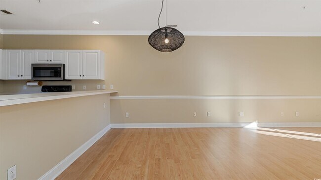 Building Photo - 4880 Dahlia Ct