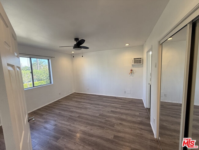 Building Photo - 1505 S Dunsmuir Ave