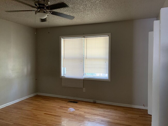 Building Photo - Newly Remodeled Townhouse in Valdosta