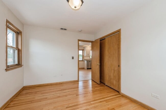 Building Photo - 8108 N Oriole Ave