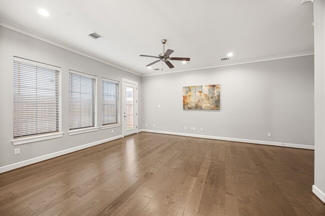 Building Photo - 2307 Langston St