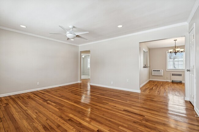 Building Photo - 6A W Roselle Ave