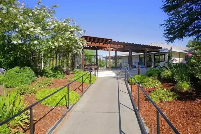 Building Photo - 861 Lake Terrace Cir