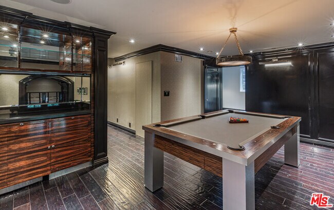 Building Photo - 1467 Kings Rd
