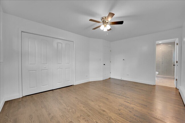 Building Photo - 1001 Oak Ln