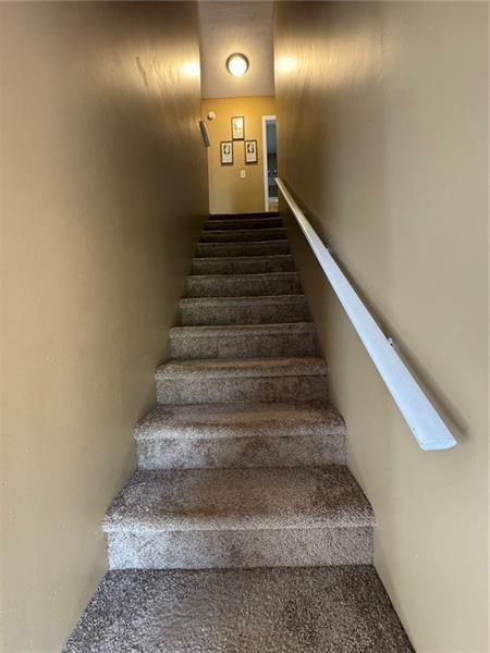 Building Photo - 2578 Shadowbrook Dr