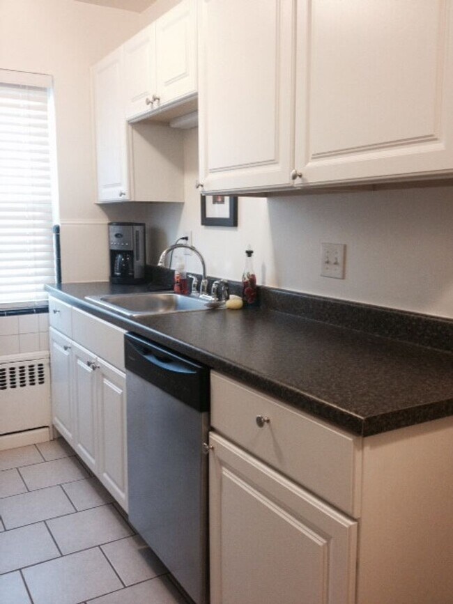 Interior Photo - 3416 Shaw