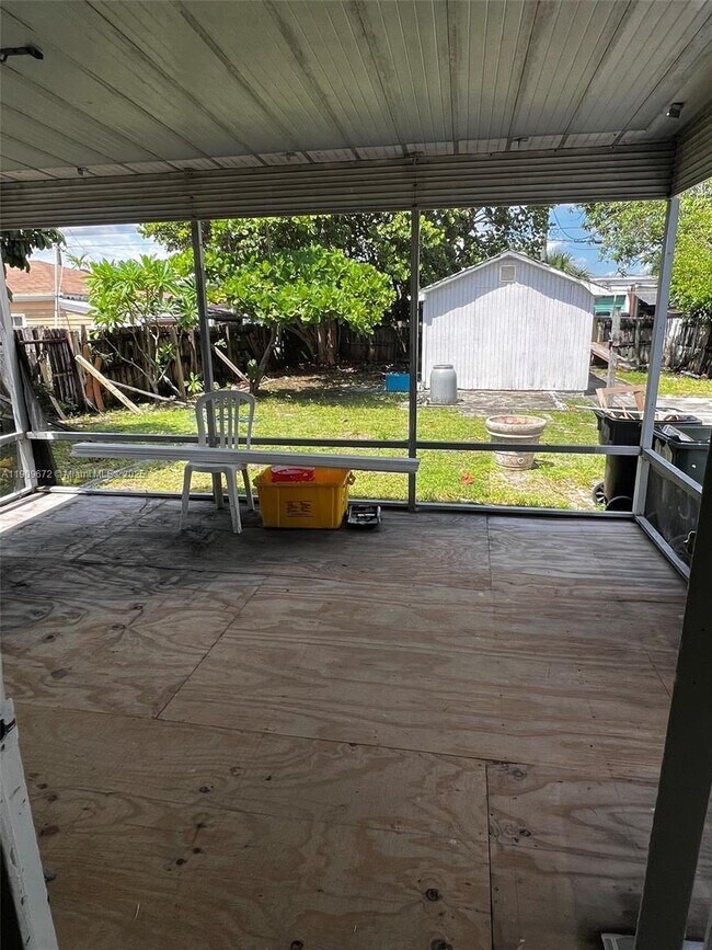 Building Photo - 707 N J St