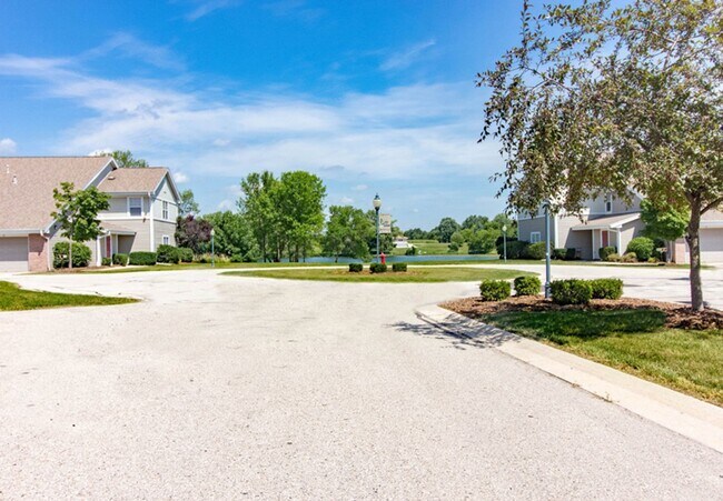 Building Photo - Condo Style Lower 2 bedroom 2 bathroom Renovated Apartment With A Lake View