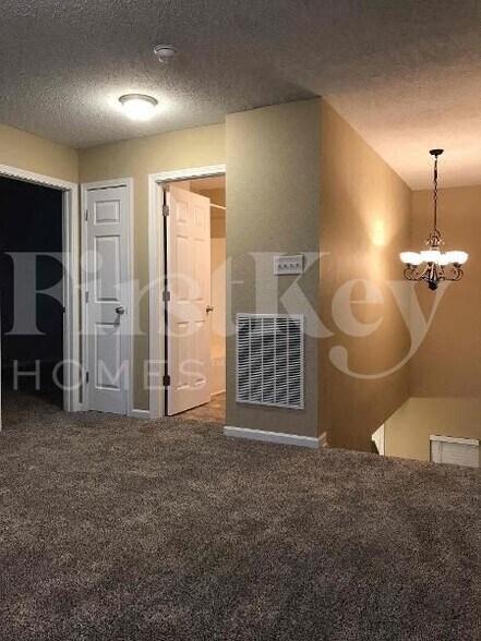 Building Photo - 9775 Thomas Ln