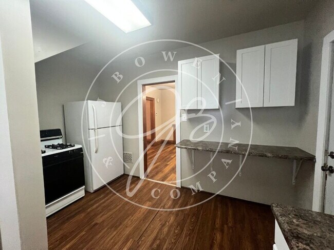 Building Photo - "Charming 3-Bedroom Home on Caroline Avenu...