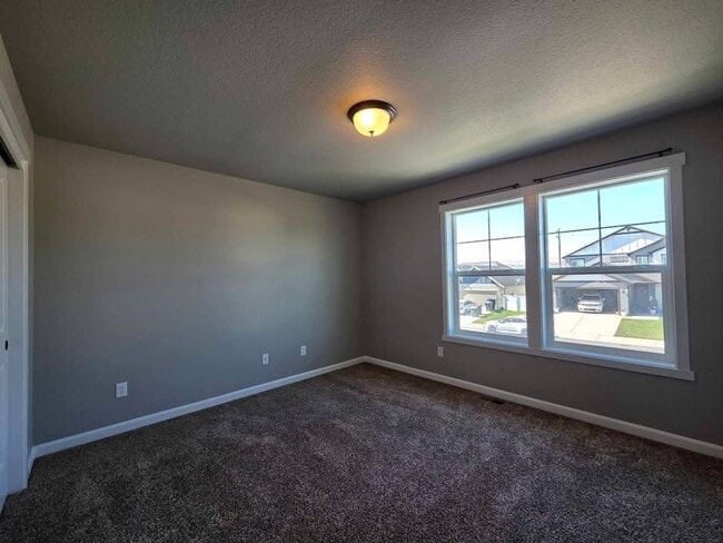Building Photo - Stunning 3 Bedroom Home In Quincy! HUGE MO...