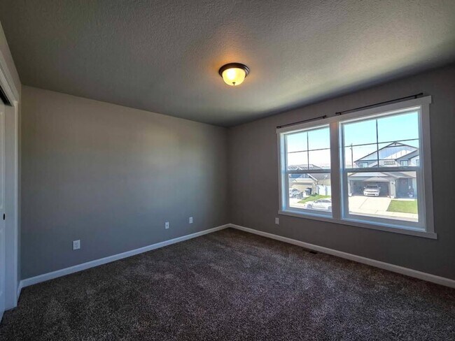 Building Photo - Stunning 3 Bedroom Home In Quincy!