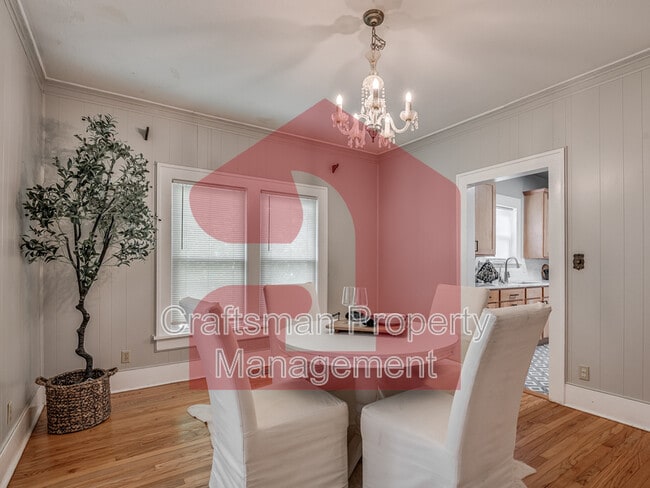 Building Photo - 1501 Gladstone Terrace