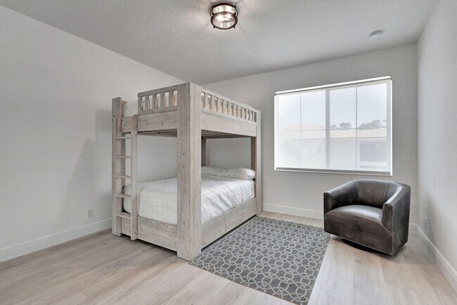 Building Photo - 15760 Italian Cypress Wy