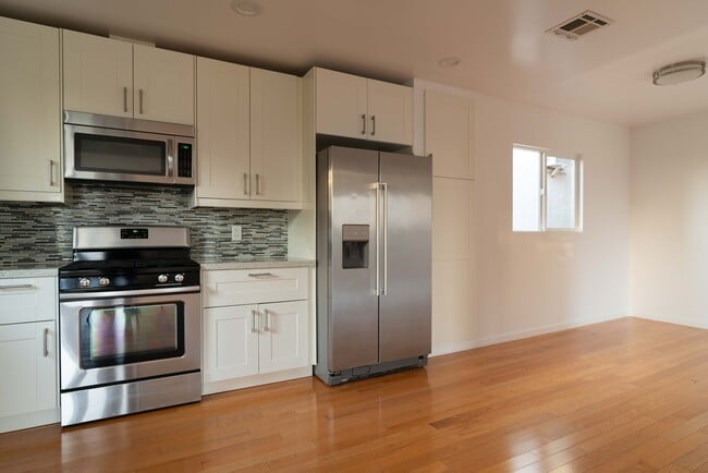 Dining room - 1339 Quintero St
