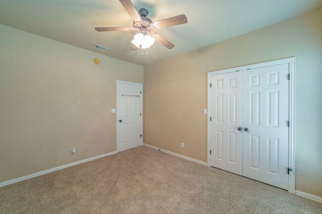 Building Photo - 190 Deer Creek Dr