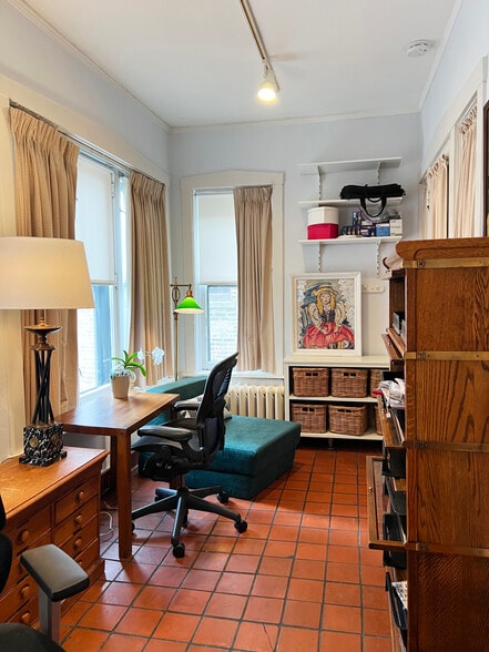Bedroom/Office - 2737 N Hampden Ct