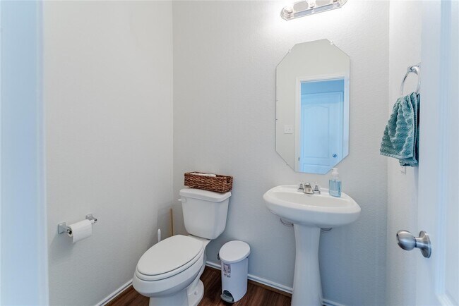 Building Photo - 8327 Threadfin Wy