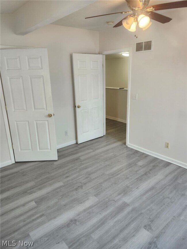 Building Photo - 12224 Fairview Ct