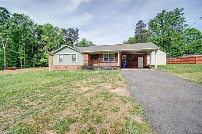 Primary Photo - 1002 Phineas Dr
