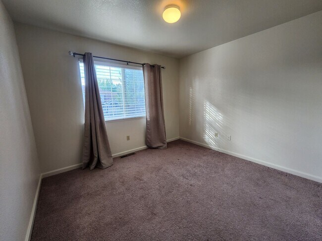 Building Photo - Beautiful Northwest Reno Home!