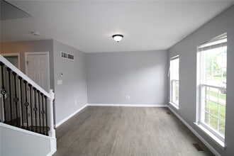Building Photo - 440 Wild Oak Dr