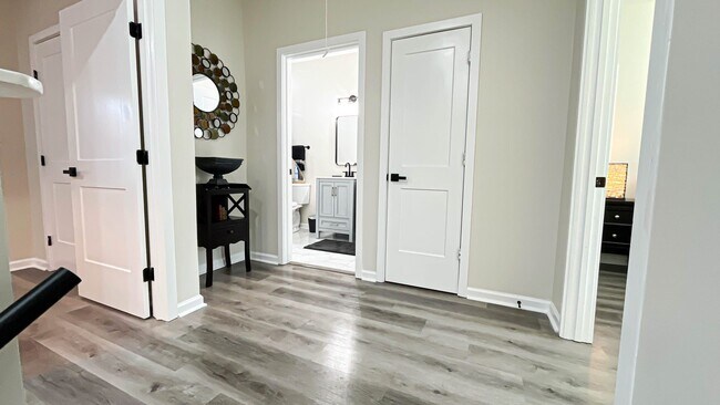 Building Photo - 2813 Mead Rd