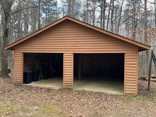 Building Photo - 1420 Old Mush Creek Rd