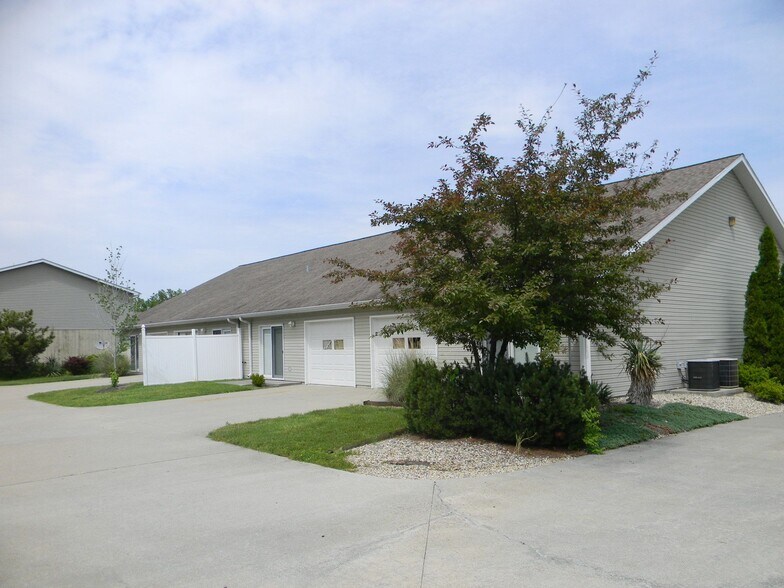 Building Photo - 3008 W Sunset Dr